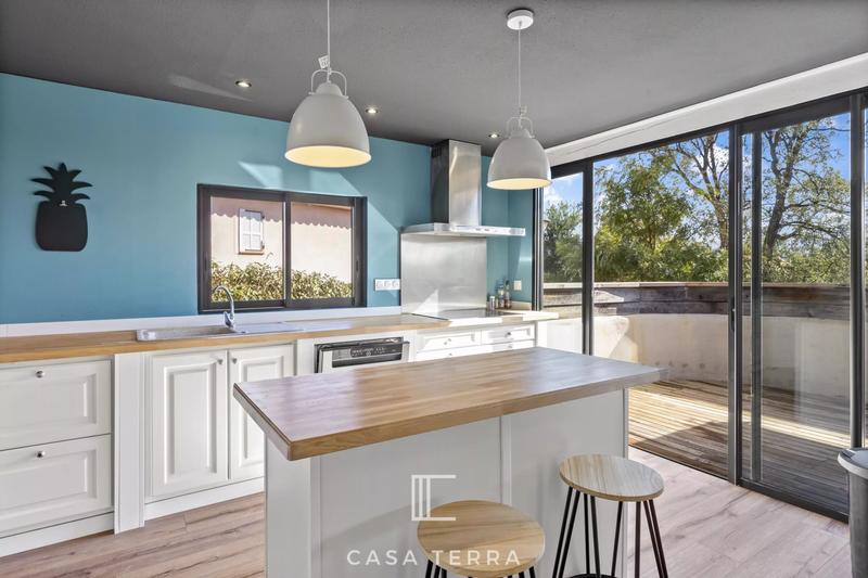 Villa - 269 m² - 11 pièces