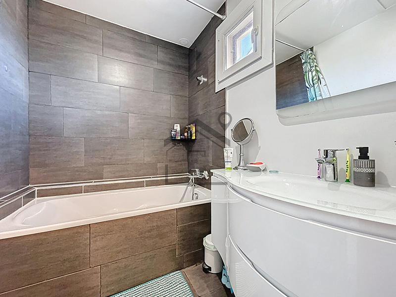 Maison - 87 m² - 4 pièces