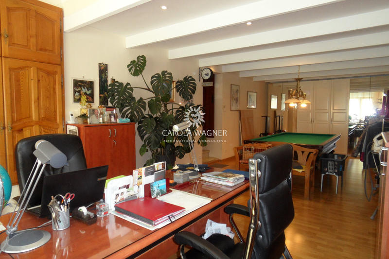 Villa - 246 m² - 8 pièces