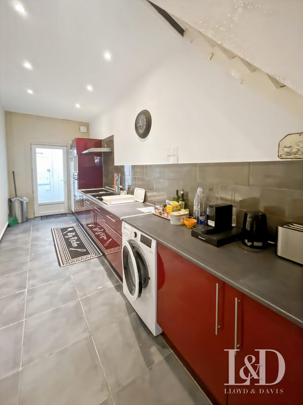 Maison - 220 m² - 9 pièces