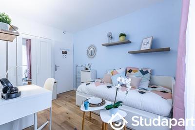 Chambre - 11 m² - 1 pièce