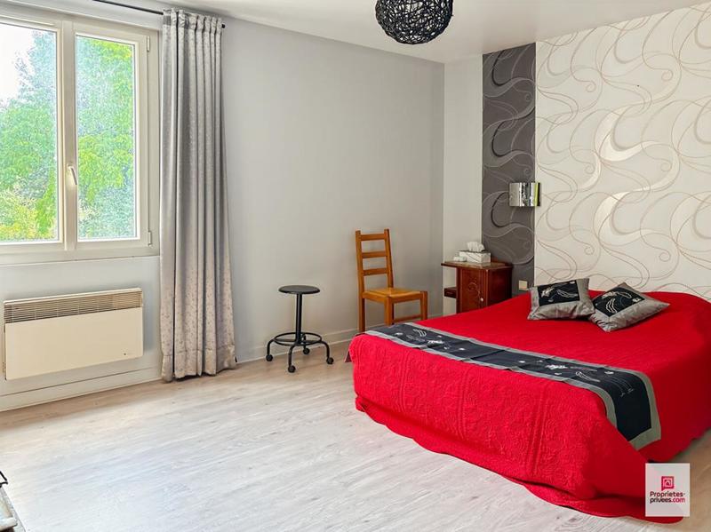 Maison - 248 m² - 8 pièces