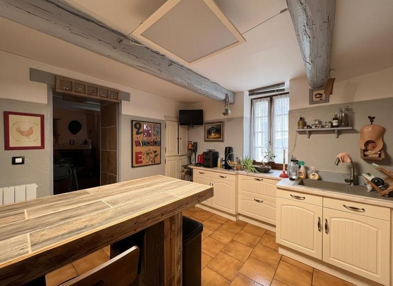 Maison - 230 m² - 6 pièces