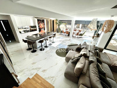 Villa - 207 m² - 5 pièces