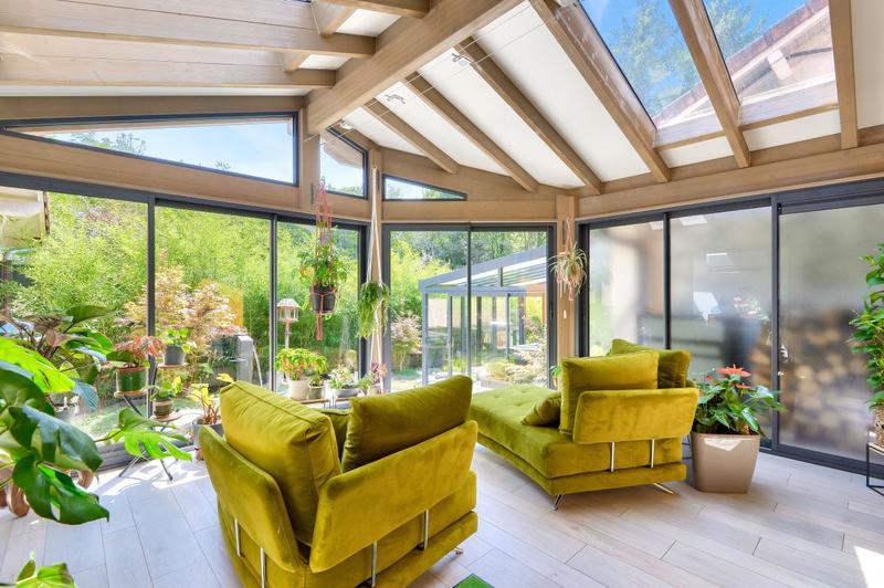 Propriété - 307 m² - 9 pièces