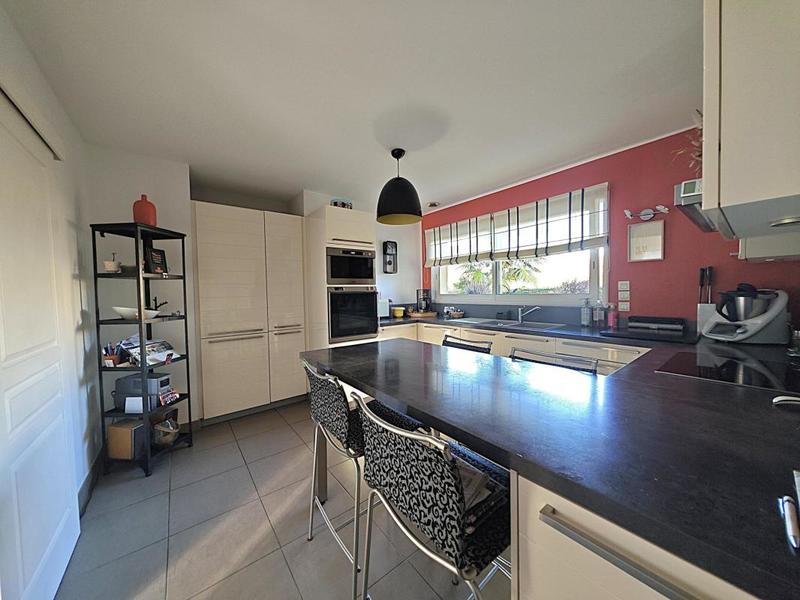 Maison - 162 m² - 8 pièces