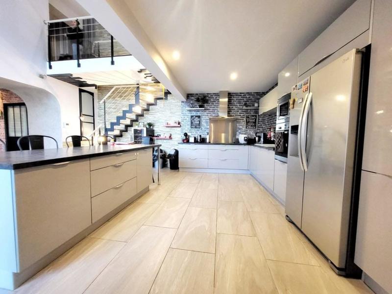 Maison en pierre - 218 m² - 6 pièces