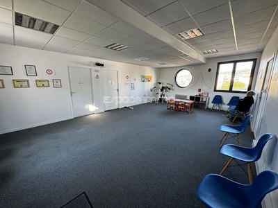 Bureau - 114 m² - 1 pièce