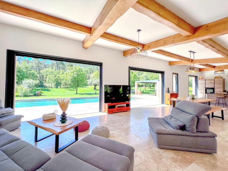 Maison contemporaine - 290 m² - 8 pièces