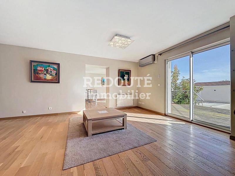 Maison - 203 m² - 7 pièces