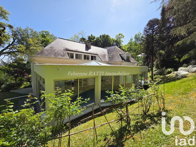 Maison - 410 m² - 9 pièces