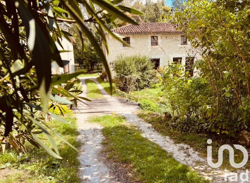 Maison - 200 m² - 6 pièces