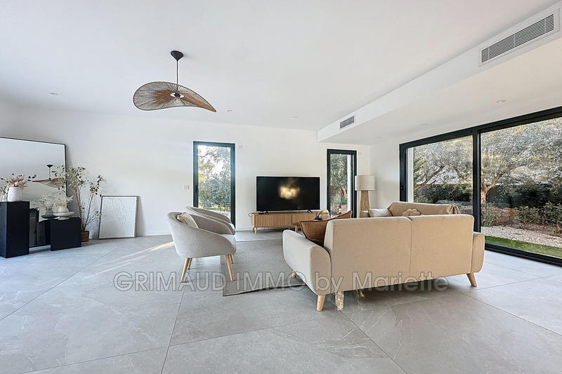 Villa - 240 m² - 5 pièces