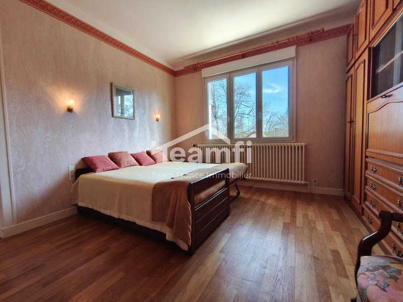 Maison - 180 m² - 5 pièces