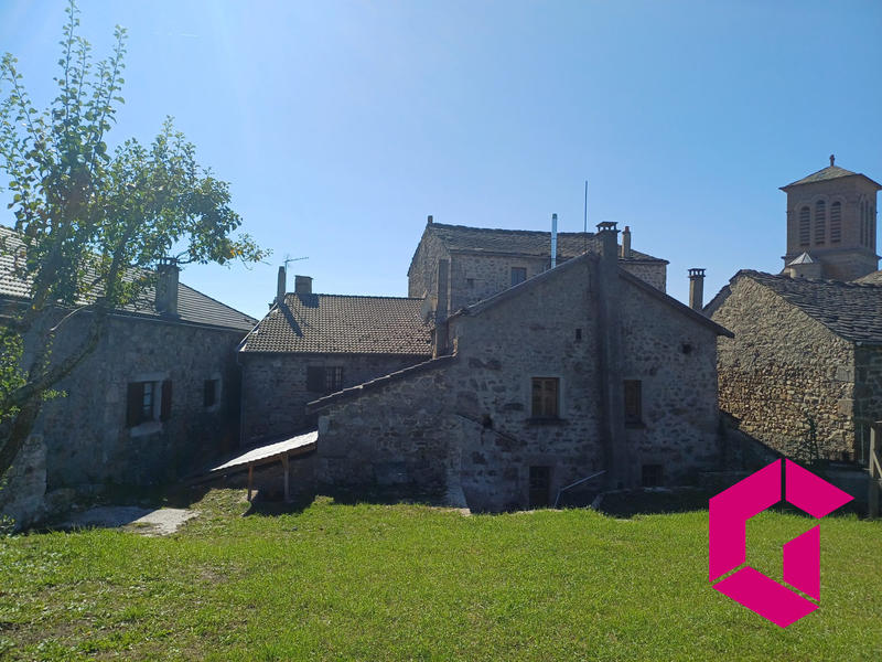 Maison - 390 m² - 6 pièces