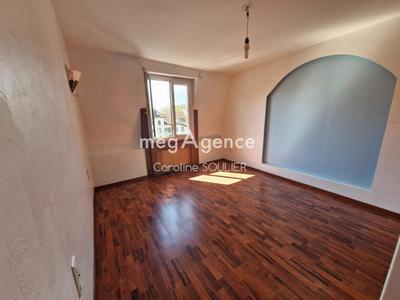 Appartement - 90 m² - 3 pièces