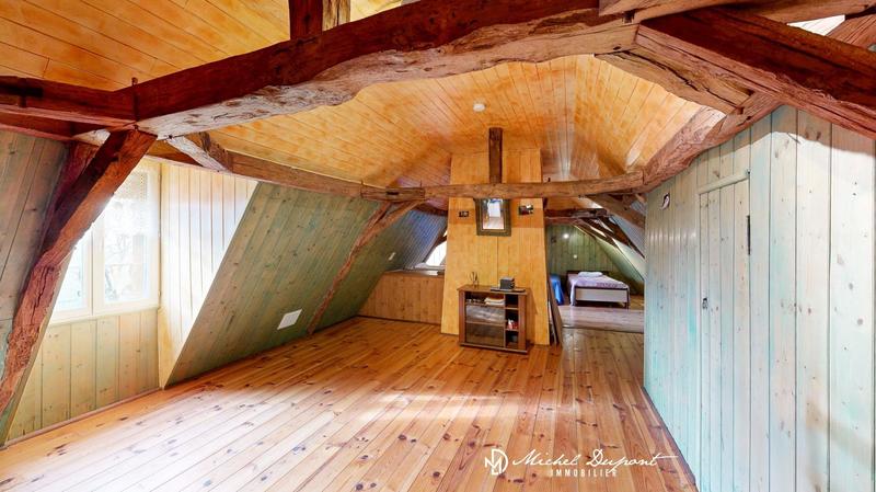 Maison - 196 m² - 8 pièces