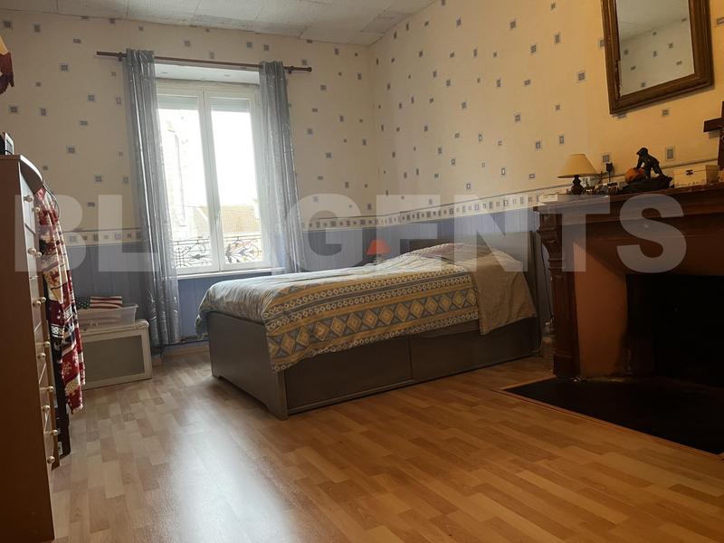 Maison - 174 m² - 9 pièces