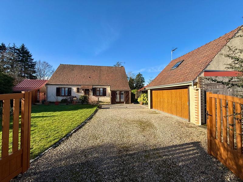 Maison - 95 m² - 4 pièces