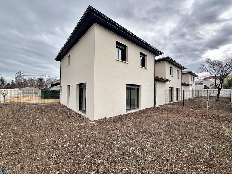 Maison - 96 m² - 4 pièces