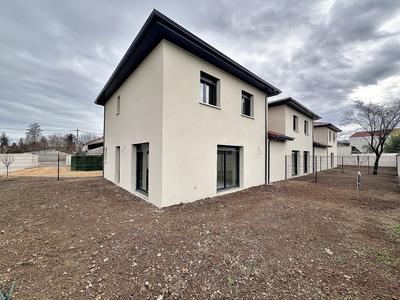 Maison - 96 m² - 4 pièces