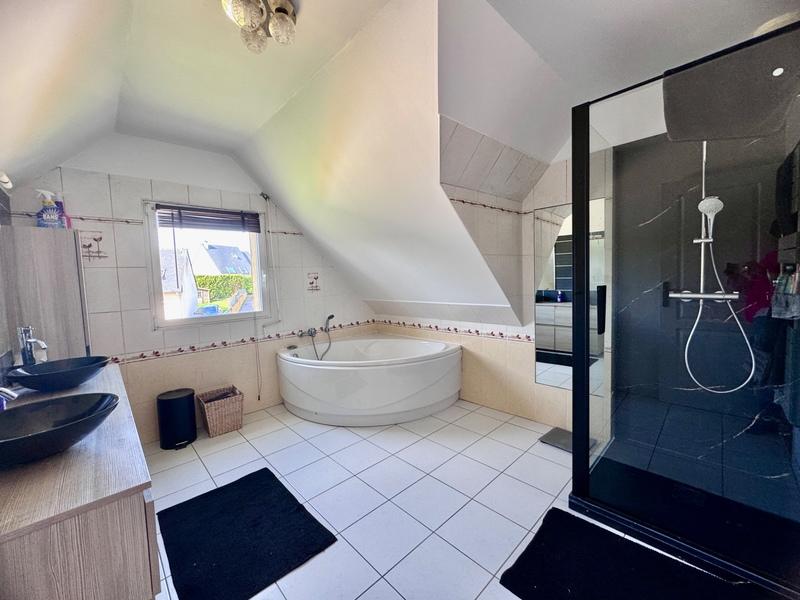 Maison - 142 m² - 7 pièces