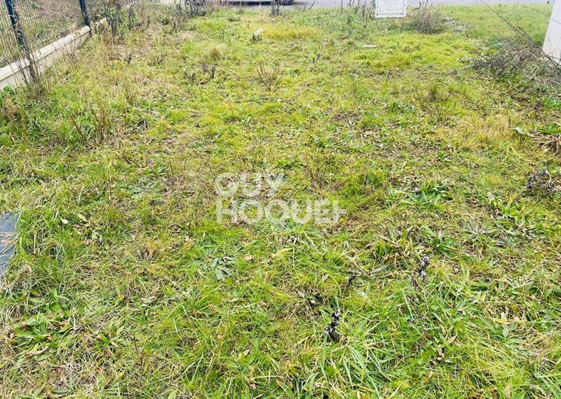 Terrain constructible - 690 m²