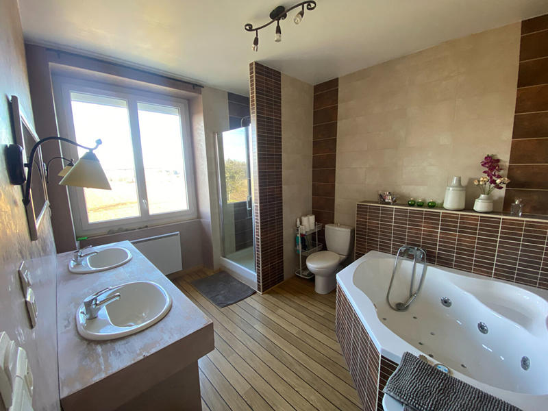 Maison - 210 m² - 5 pièces