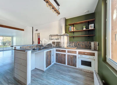 Maison - 90 m² - 5 pièces