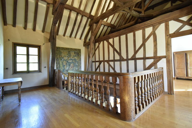 Maison - 360 m² - 10 pièces