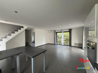 Maison - 104 m² - 4 pièces