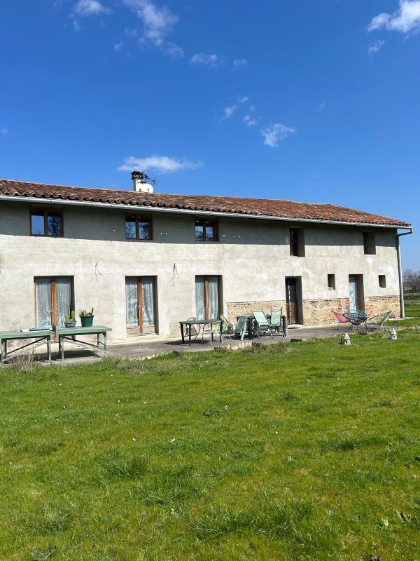 Maison - 228 m² - 7 pièces