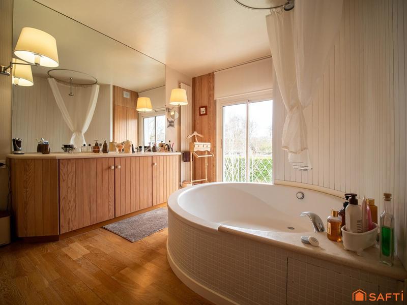 Maison - 260 m² - 5 pièces