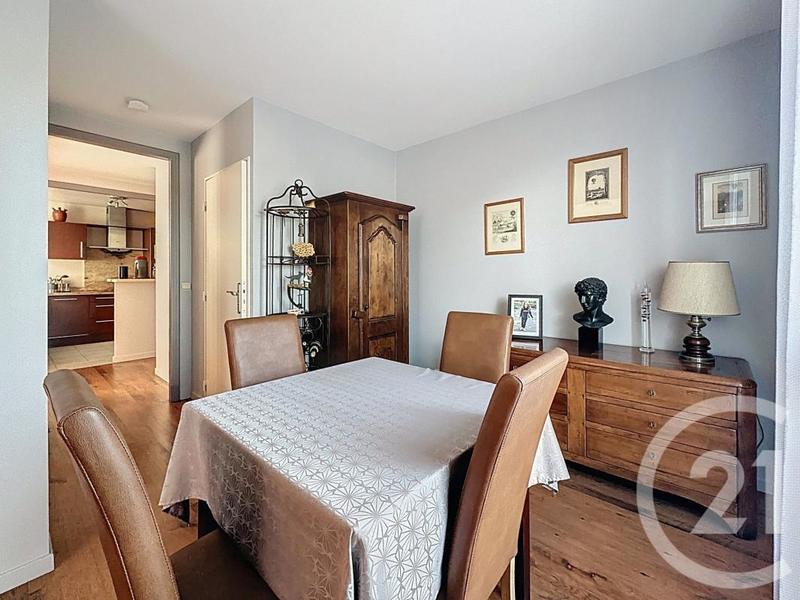 Appartement - 98 m² - 5 pièces