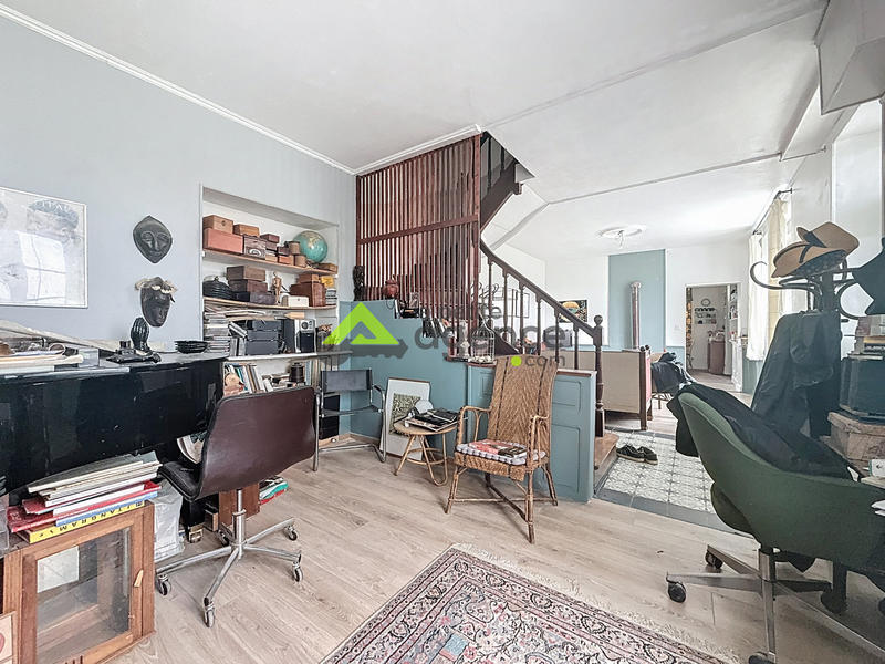 Maison - 230 m² - 7 pièces