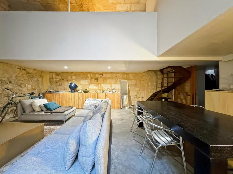 Appartement - 85 m² - 3 pièces