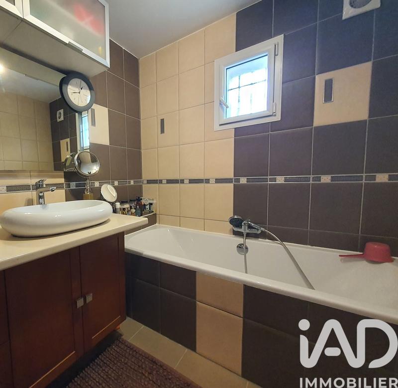 Maison - 255 m² - 12 pièces