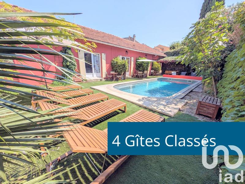 Maison - 425 m² - 16 pièces