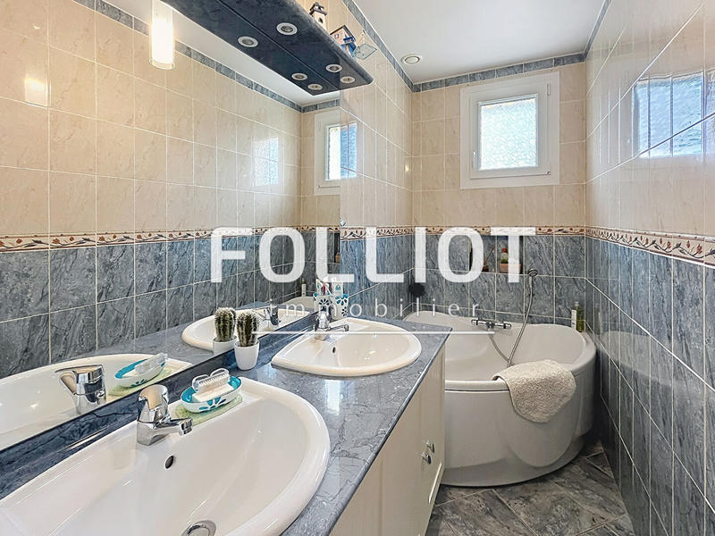 Maison - 120 m² - 6 pièces