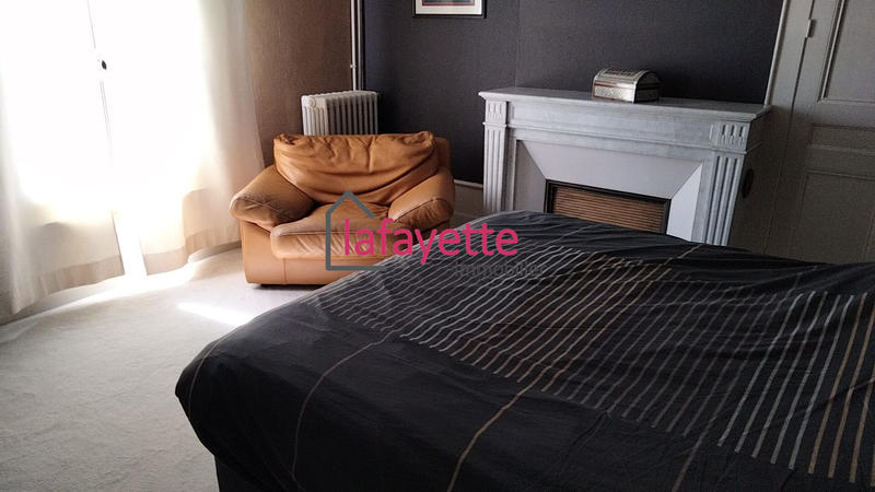 Maison - 220 m² - 7 pièces