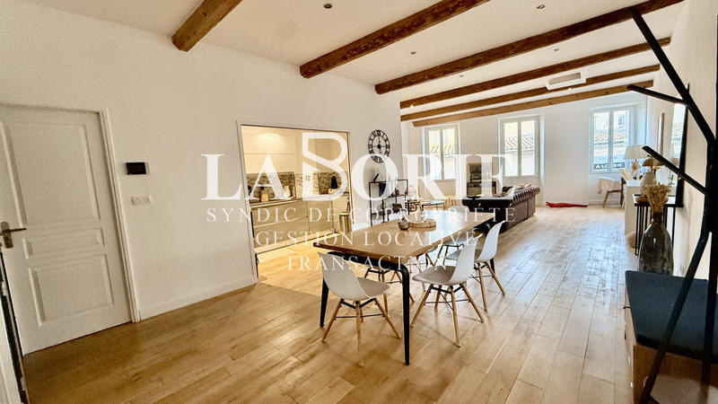 Appartement - 98 m² - 2 pièces