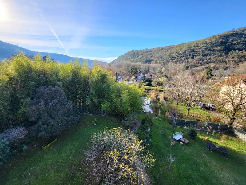 Maison - 225 m² - 10 pièces