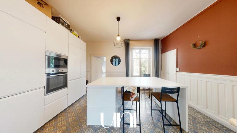 Maison - 149 m² - 8 pièces
