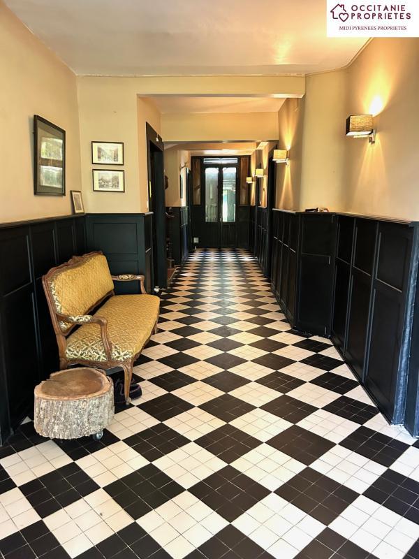 Maison de maîtres - 585 m² - 20 pièces