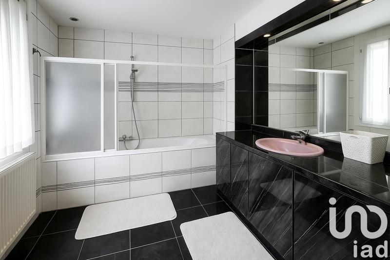 Maison - 151 m² - 5 pièces