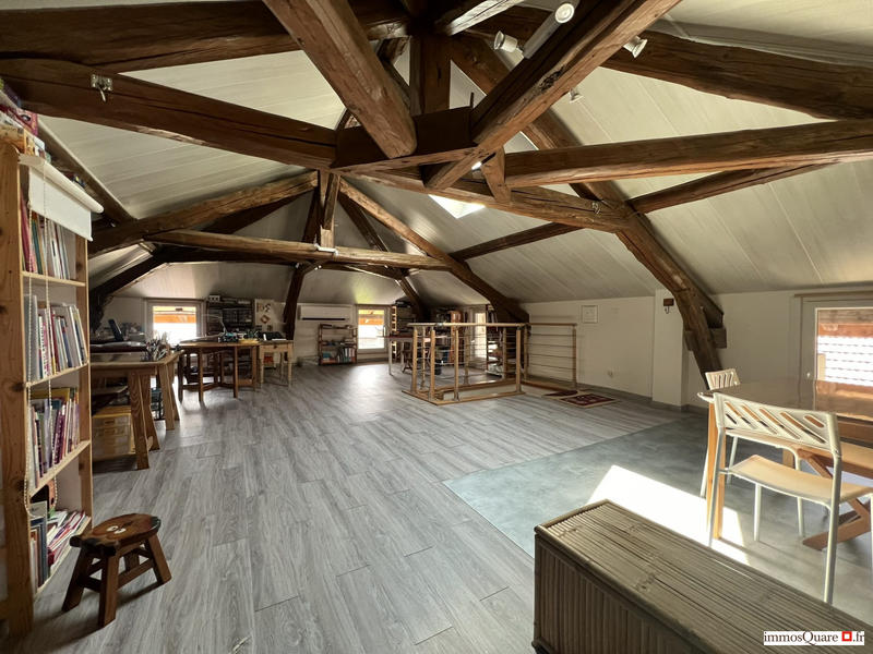 Maison - 200 m² - 6 pièces