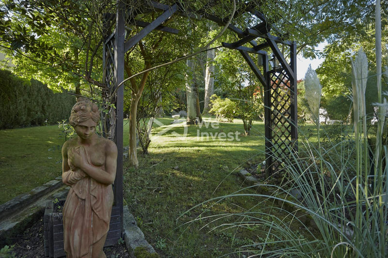 Villa - 296 m² - 9 pièces