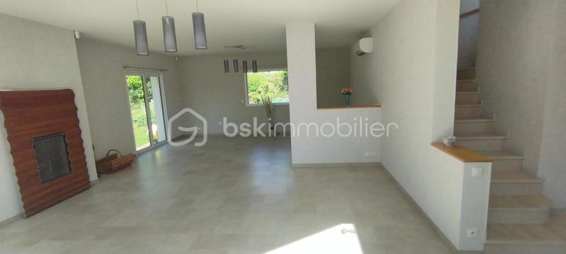 Maison - 210 m² - 8 pièces