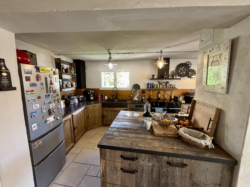 Mas - 240 m² - 8 pièces