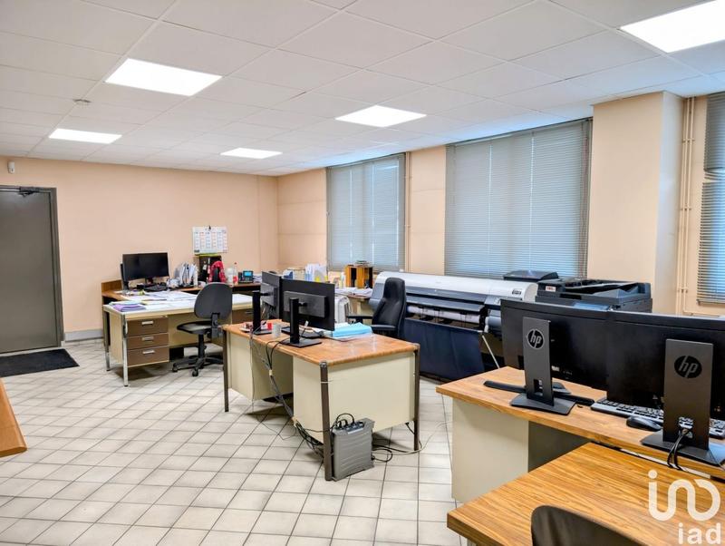 Local commercial - 1 717 m²